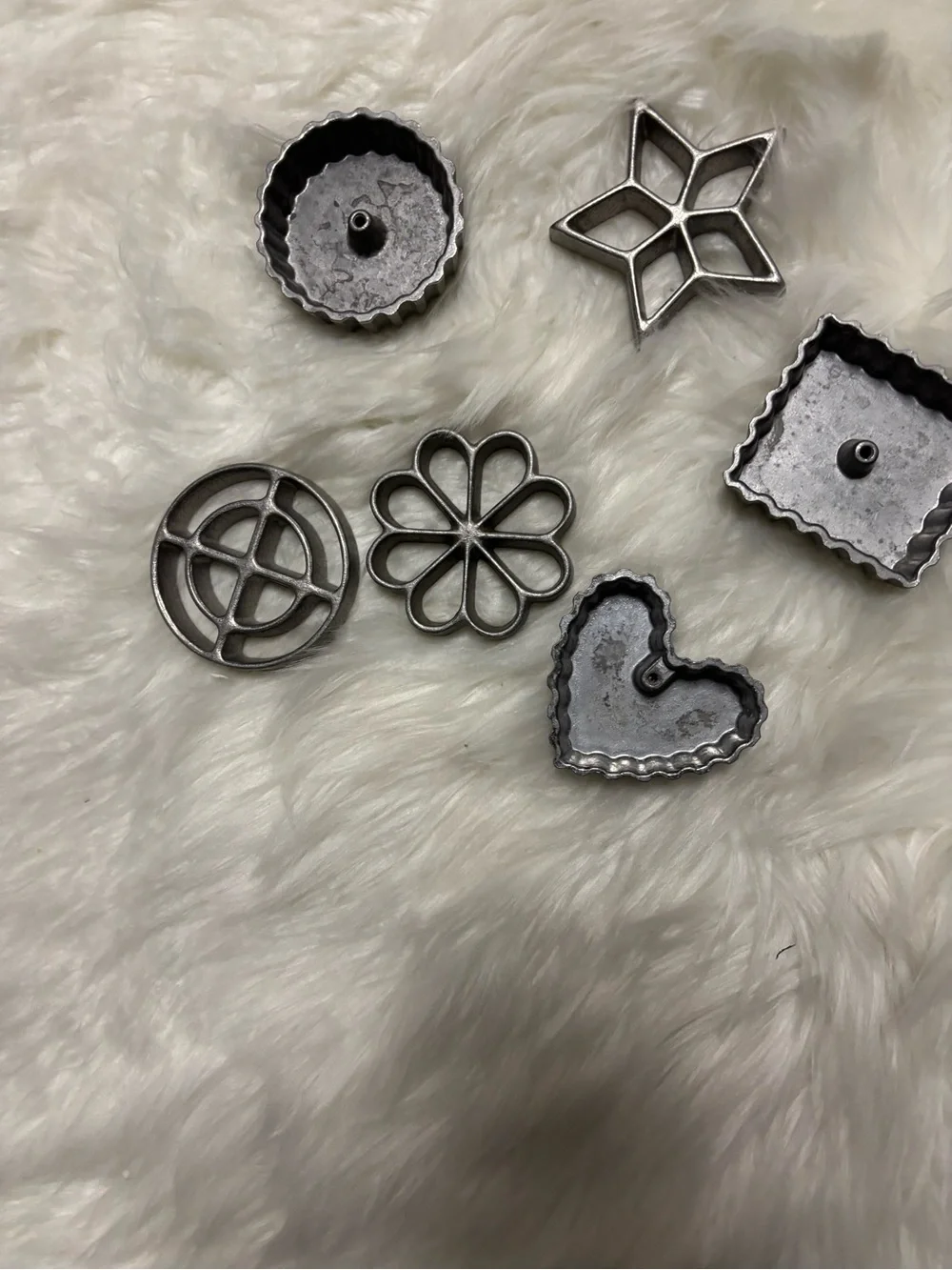 Set of 7 Decorative Metal Cookie‎ Cutters - Silver